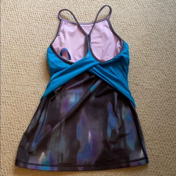 Ivivva Double-Layer tank with built in bra - Picture 3 of 3